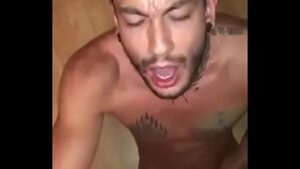 Videos gays caras usando drogas