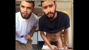 Videos gays entre irmão gêmeos
