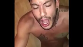 Videos porno gay caras machõesmostrando o anus na web cam