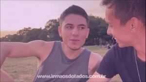 Videos porno gay latinos novinho sendo arronbado pelo primo