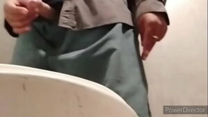 Videos pornso gay hetero fode viado no banheirão