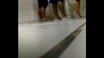 Xnxx fila no banheiro gay