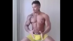 Xvideo gay branquinho gostoso dançando