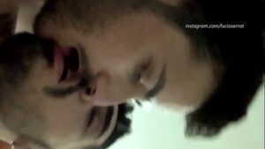 Xvideos gay brasileiro goza dentro na boquinha