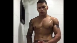 Xvideos gay japones gostoso tomando banho na academia