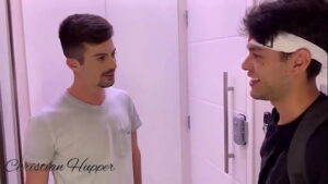 Boy brasileiro dotado comendo gay de quatro gay videos
