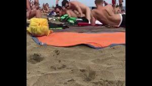 Bunda bronzeada gay praia