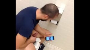 Flagra gay no banheiro list xvideos
