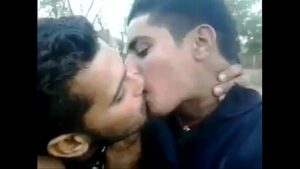 Gay beija hetero nojo