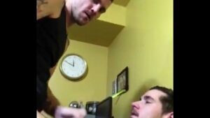 Gay fando putaria pedindo porra na boquinha