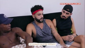 Gay sentando no pau do amigo bebado videos pornos