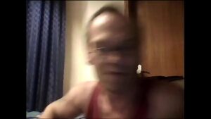 Homem comendo anao gay video