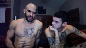 Https www.sexoquente.tv video-casal-gay-amadora-fodem-na-webcam