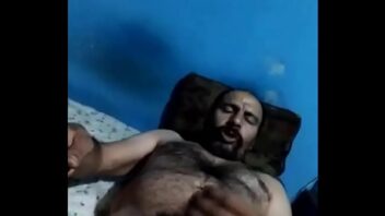 Maduro coemndo gay magro