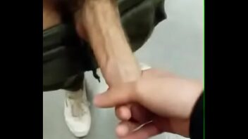 Massagem mãos amarradas gay brasileiro amador