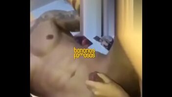 Os famosos se masturbando brasileiros