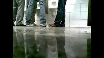 Pegação gay no banheiro público do bourbon iguatemi