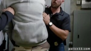 Policiais gay transando gay porno