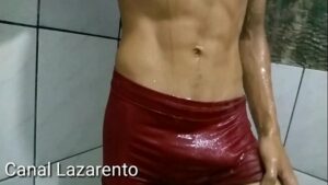 Porno gay uruguaio adotado cueca vermelha
