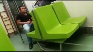 Safadeza no metro bjo gay policial
