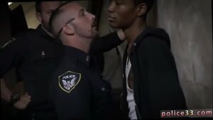 Sexo gay gang bang interracial