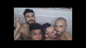 Suruba gay na festa brasileiros