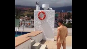 Teen jessie sendo enrabado na beira da piscina gay xvideos