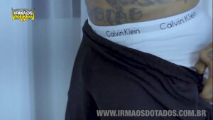 Vídeo de sexo gay gordinhos tatuado