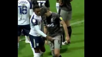 Video gay fudendo com jogador de futebol