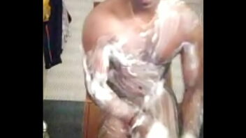 Video gay tomando banho