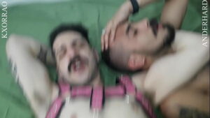 Video porno de gays peludos