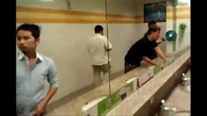 Videos gay banheiro conrintiano