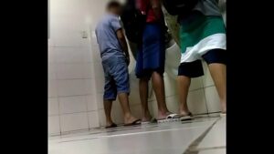 Videos gay novinho dando pro tio no banheiro