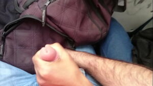 Videos gays de novinhos punhetando em onibus