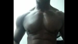 Videos porno gay comendo dois negros musculosos