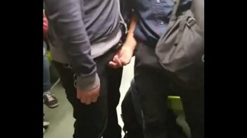 X video gay esfregando no metro rj