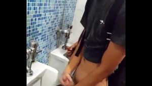 Xvideos gays pegação em banheiros publico antigos