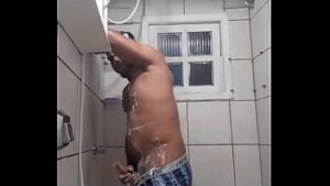 Gay tomando banho quadrinho