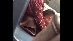 Masturbacao no metrô