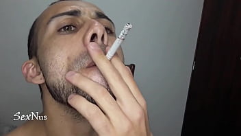 Fumando cigarro depois de transar