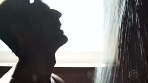 Fotos do ator Thiago Fragoso pelado em novela