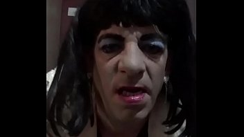 Garçom comendo um novinho que adora foder